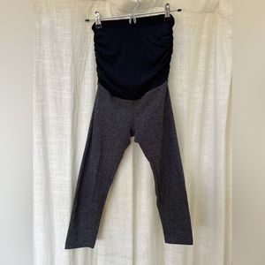 Beyond Yoga Maternity Spacedye Capri Leggings in Charcoal (XS)
